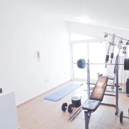 Séjour chez l'habitant Luxury Private -sea View, Gym- 5 Min From Beach! - Private In Shared Larnaca