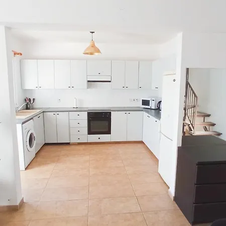 Accommodatie bij particulieren Luxury Private -sea View, Gym- 5 Min From Beach! - Private In Shared Larnaca