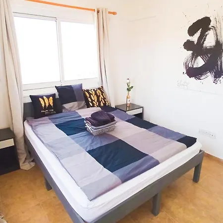 Luxury Private -sea View, Gym- 5 Min From Beach! - Private In Shared Accommodatie bij particulieren Larnaca