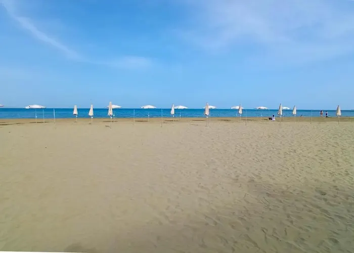 Luxury Private -sea View, Gym- 5 Min From Beach! - Private In Shared Rum i privatbostad