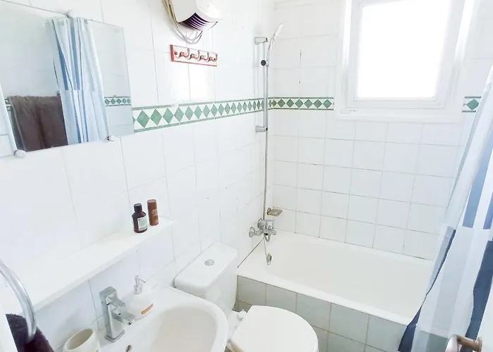 Luxury Private -sea View, Gym- 5 Min From Beach! - Private In Shared * Larnaca