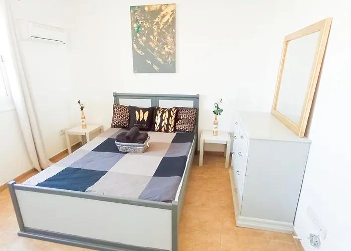 Luxury Private -sea View, Gym- 5 Min From Beach! - Private In Shared Larnaca