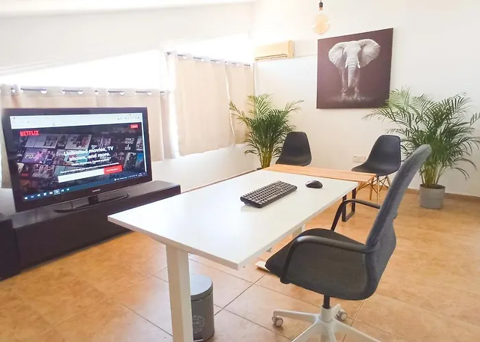 Luxury Private -sea View, Gym- 5 Min From Beach! - Private In Shared Rum i privatbostad *