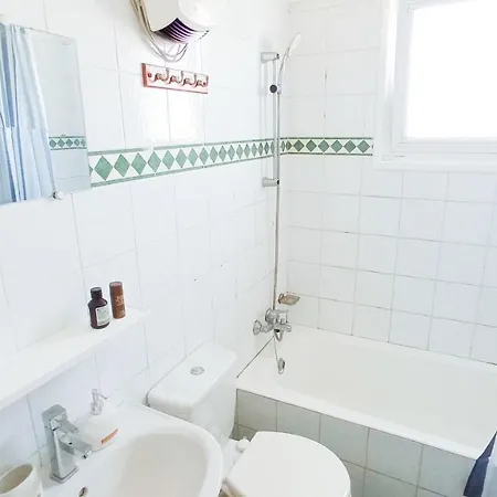 Luxury Private -sea View, Gym- 5 Min From Beach! - Private In Shared * Larnaka