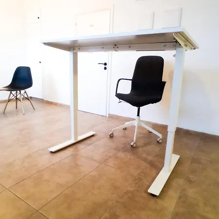 Luxury Private -sea View, Gym- 5 Min From Beach! - Private In Shared Larnaka